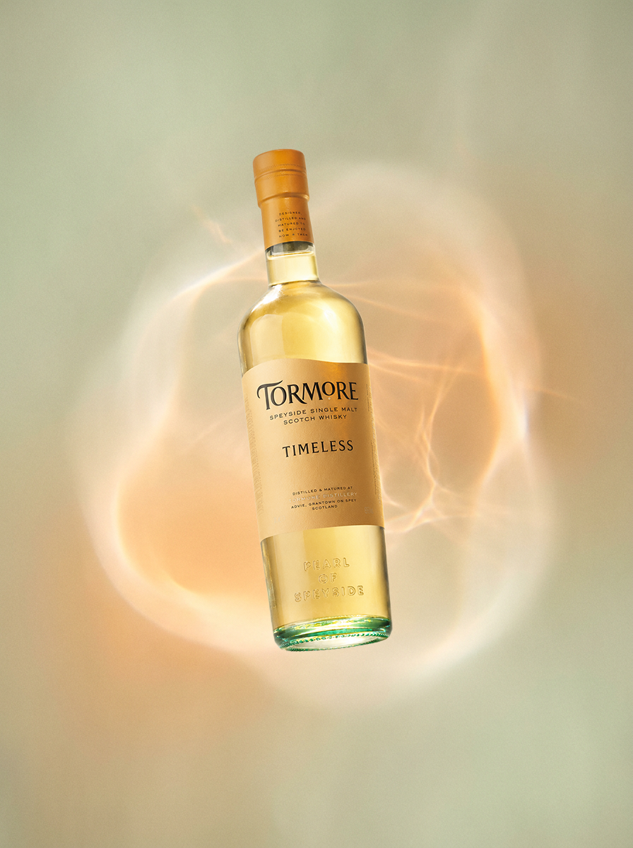 Tormore Timeless Whisky Flasche vor Aura