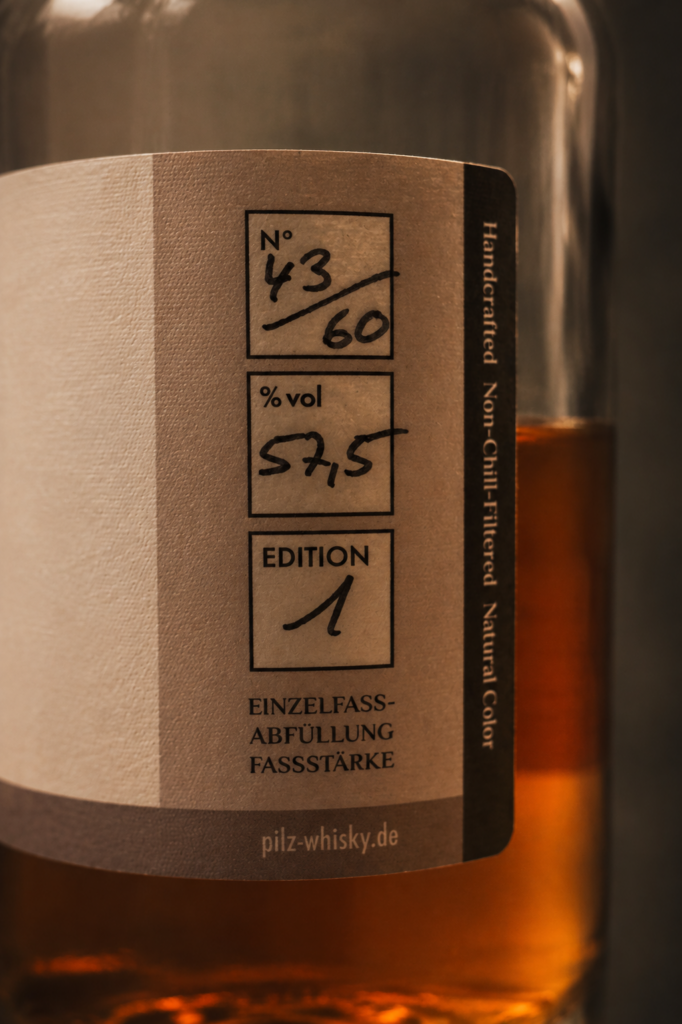 Pilz Whisky Close Up Detail